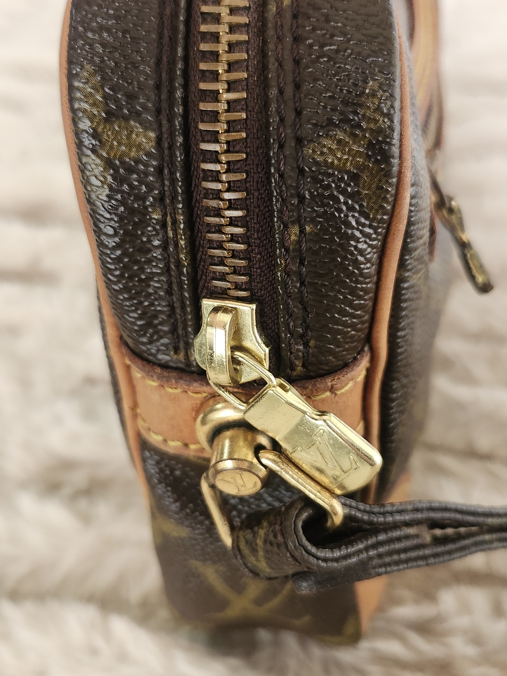 Louis Vuitton Monogram Marly Dragonne GM Wristlet - Picture 13 of 16